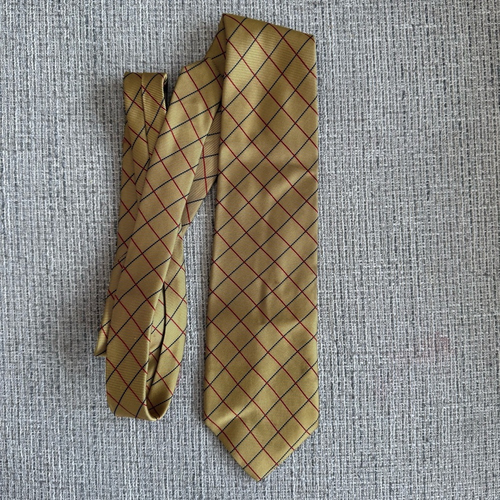 Brooks Brothers Gold and‎ Red Checkered Tie 100% Silk